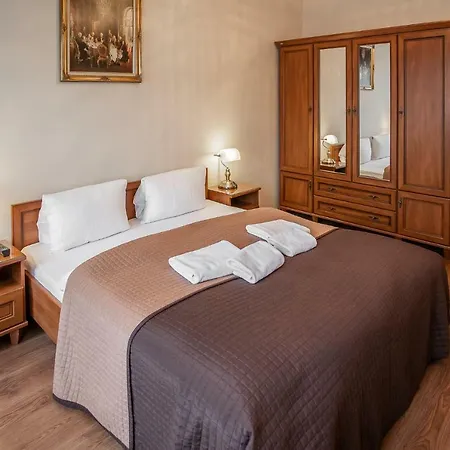 Goethe U Tri Moureninu Aparthotel 4*
