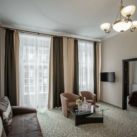 Aparthotel Goethe U Tri Moureninu 4*