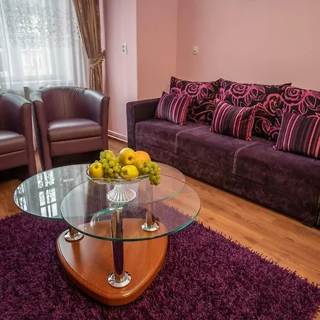Goethe U Tri Moureninu Aparthotel 4*
