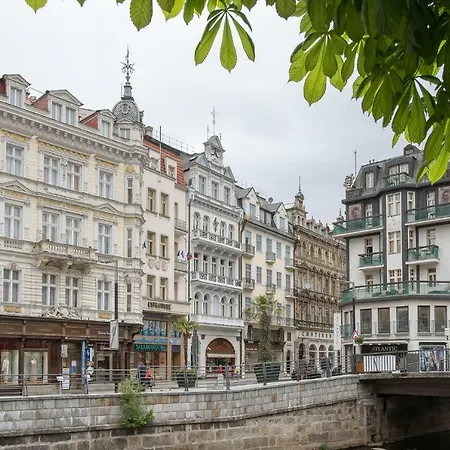Goethe U Tri Moureninu Aparthotel 4*