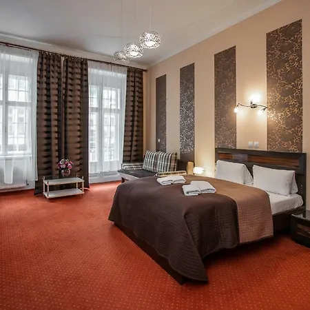 Apartmanhotel Goethe U Tri Moureninu 4*